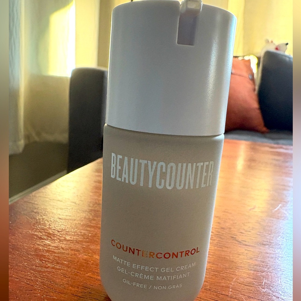 Counter control gel matte moisturizer